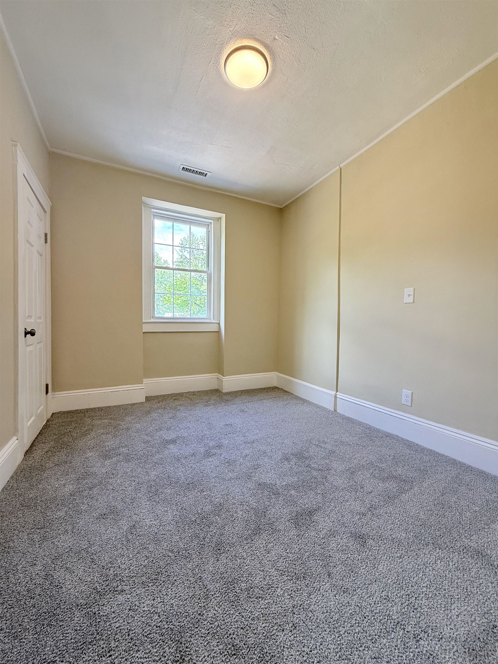 19 Depot Road Kingston, NH 03848 - Photo 18 of 32