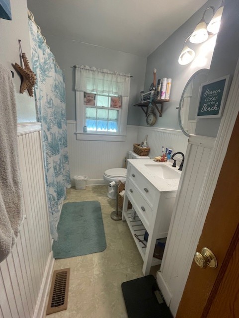 616 1st Street Lawrenceburg, TN 38464 - Photo 30 of 49 a utility room with cabinets washer and dryer