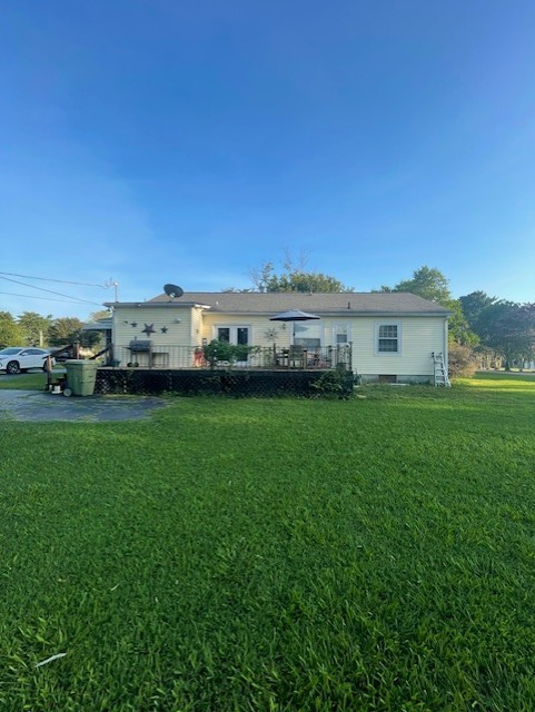 616 1st Street Lawrenceburg, TN 38464 - Photo 8 of 49 a view of a house with a big yard