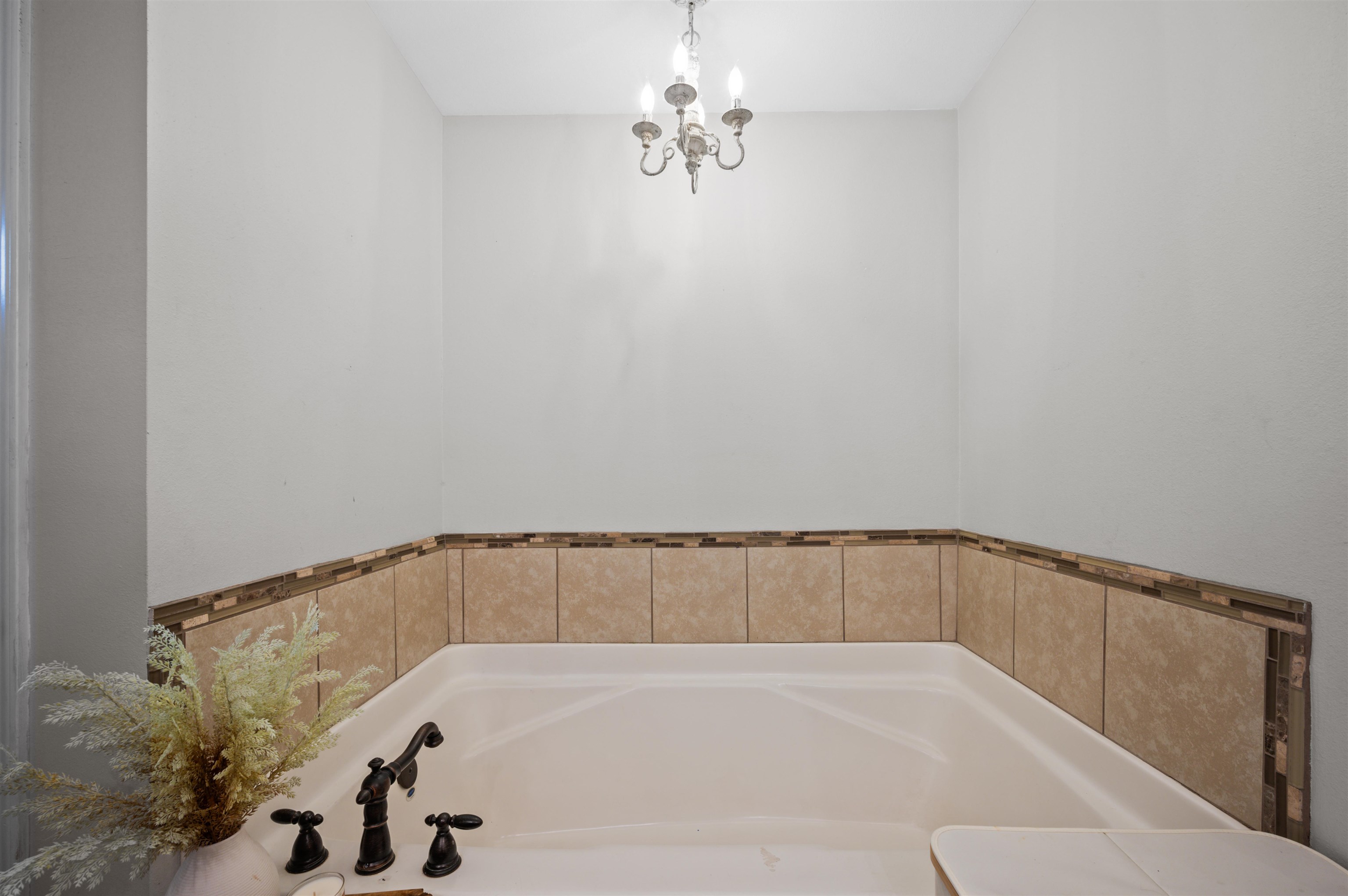 22370 Buck Road Robertsdale, AL 36567 - Photo 16 of 31 Bathroom