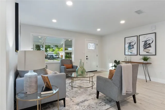 $4,950 | 6300 East Fairbrook Street, Long Beach, CA 90815