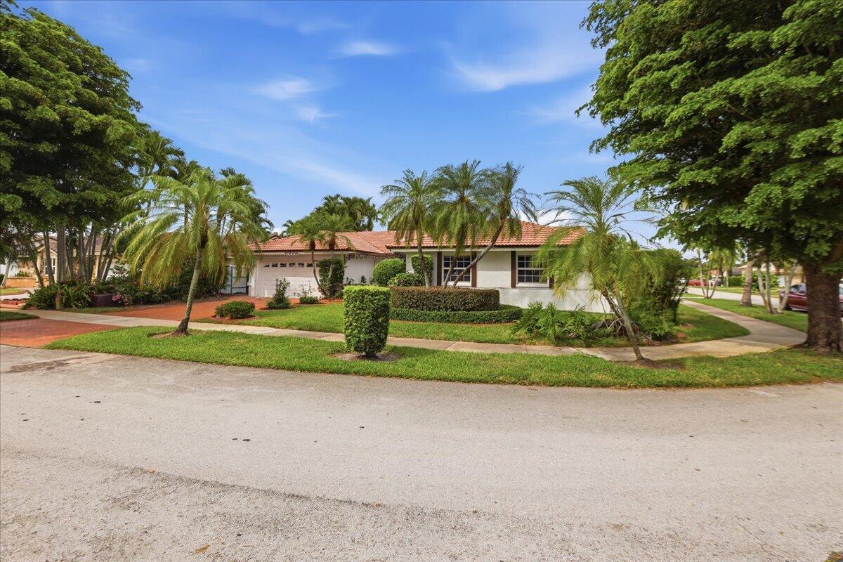 20009 Northwest 66th Place Hialeah, FL 33015 - Photo 3 of 33 a view of a park