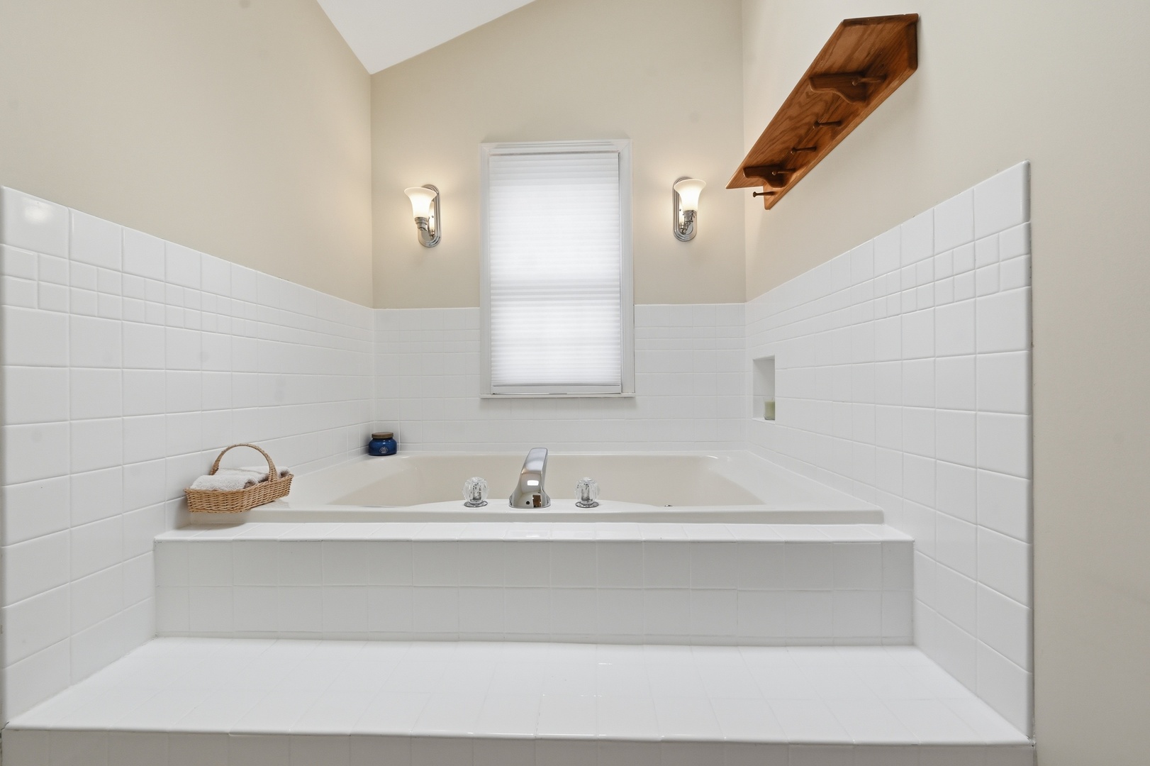 700 South Drive Burr Ridge, IL 60527 - Photo 15 of 28