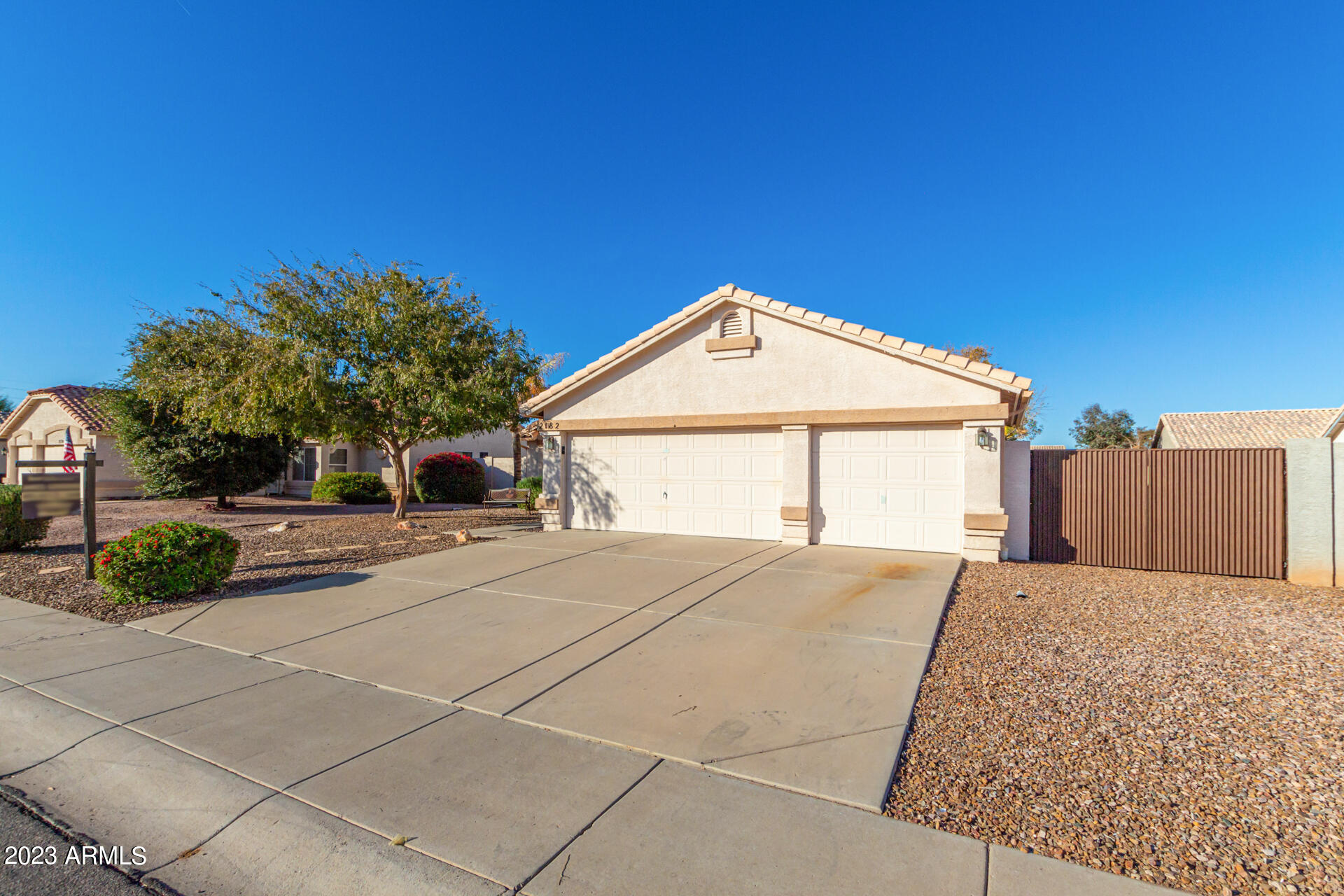 2182 East Ranch Court Gilbert, AZ 85296 - Photo 5 of 37 05 - Ranch 2182