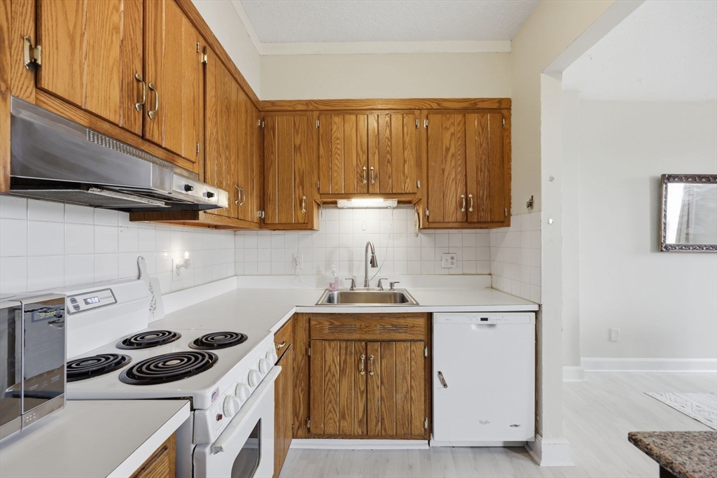 140 Chestnut Street, Unit 604 Springfield, MA 01103 - Photo 6 of 39 Gallery Image 6