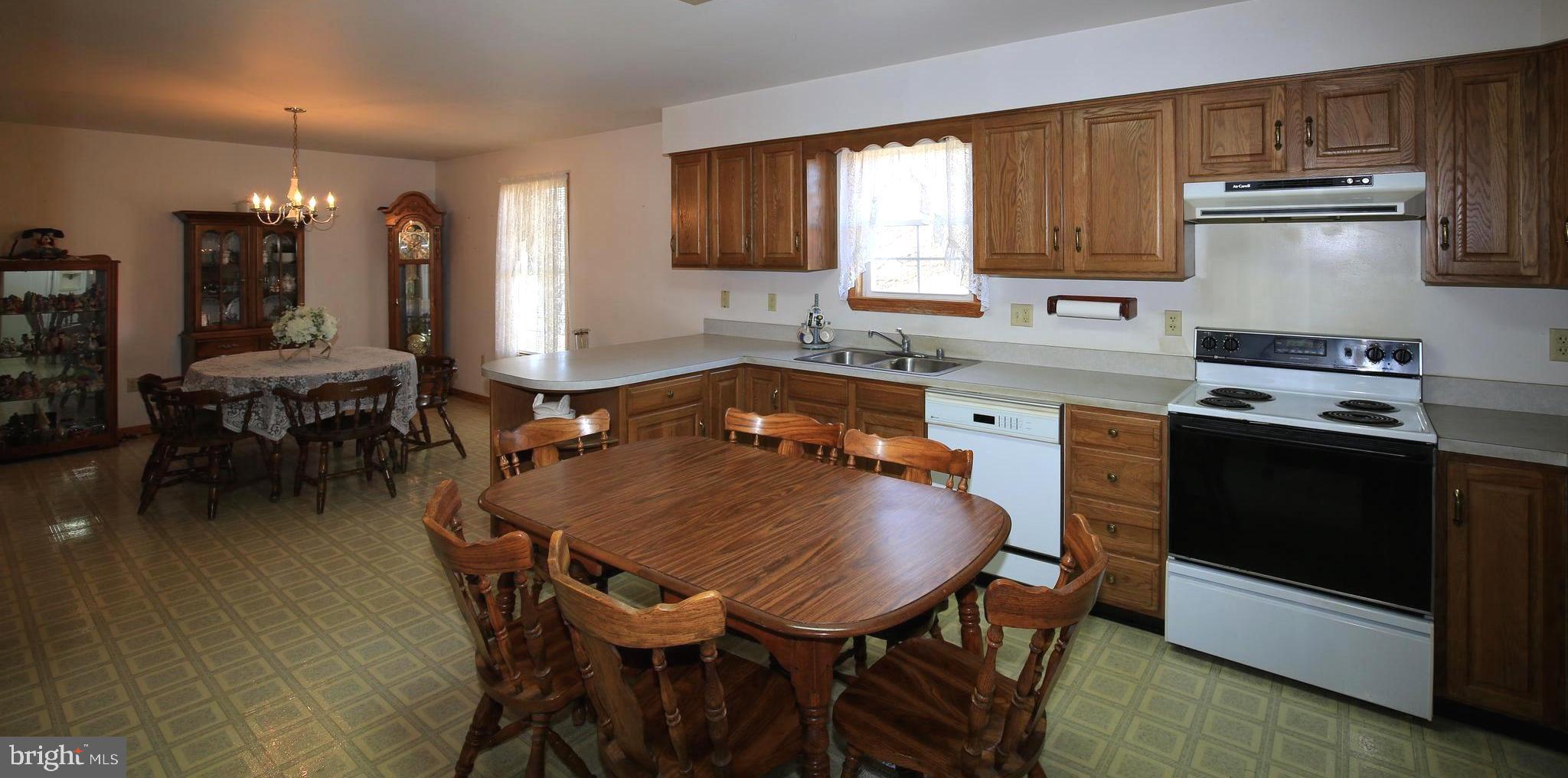6316 Mt Phillip Road Frederick, MD 21703 - Photo 4 of 34 Eat-In Kitchen