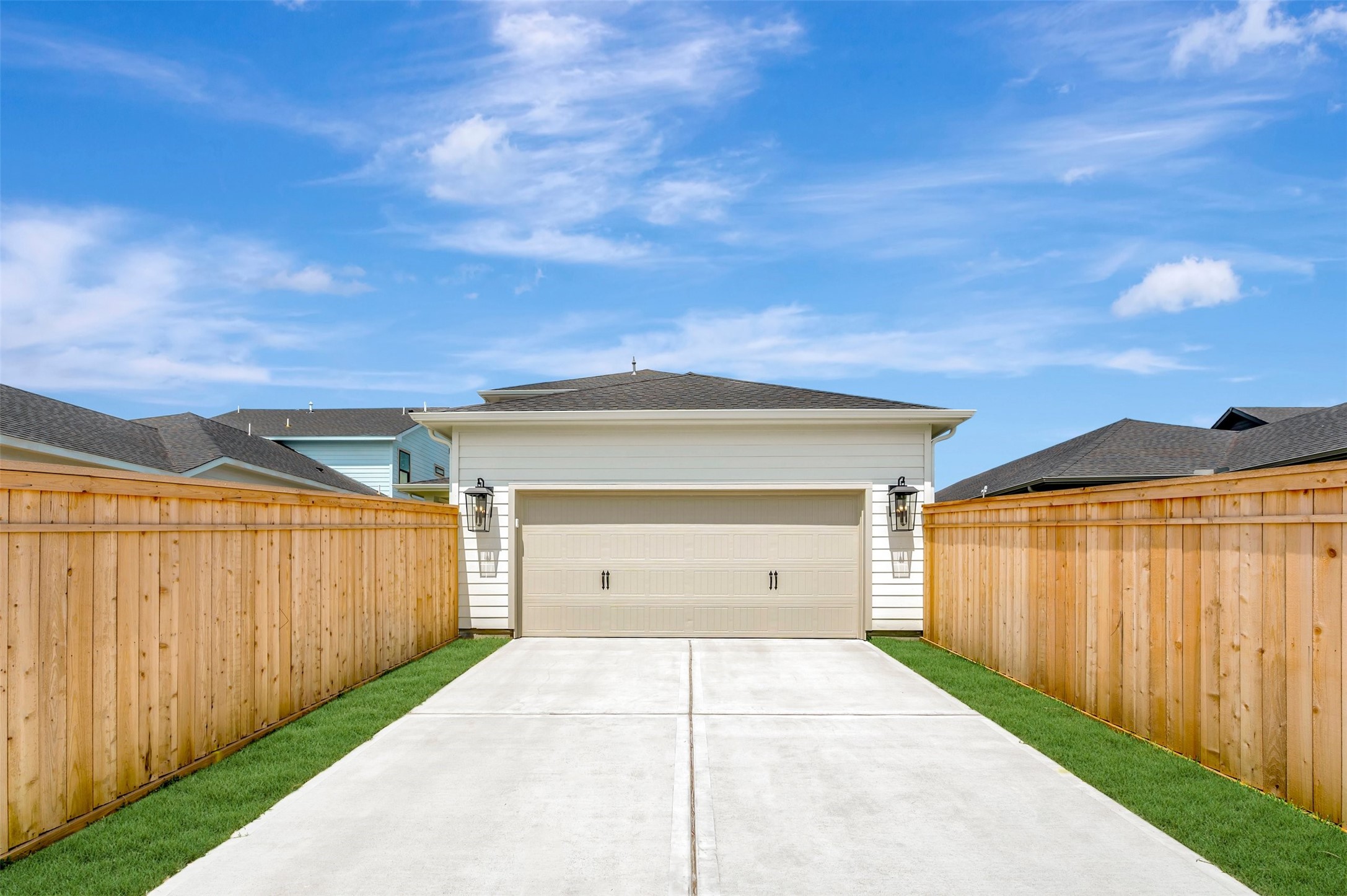 2718 Cottage Place Rosharon, TX 77583 - Photo 10 of 50 a view of a garage