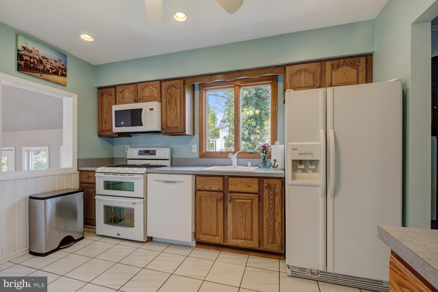 33 Chapel Hill Road Red Bank, NJ 07701 - Photo 14 of 39
