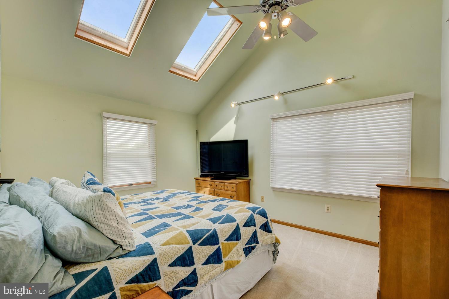 33 Chapel Hill Road Red Bank, NJ 07701 - Photo 20 of 39
