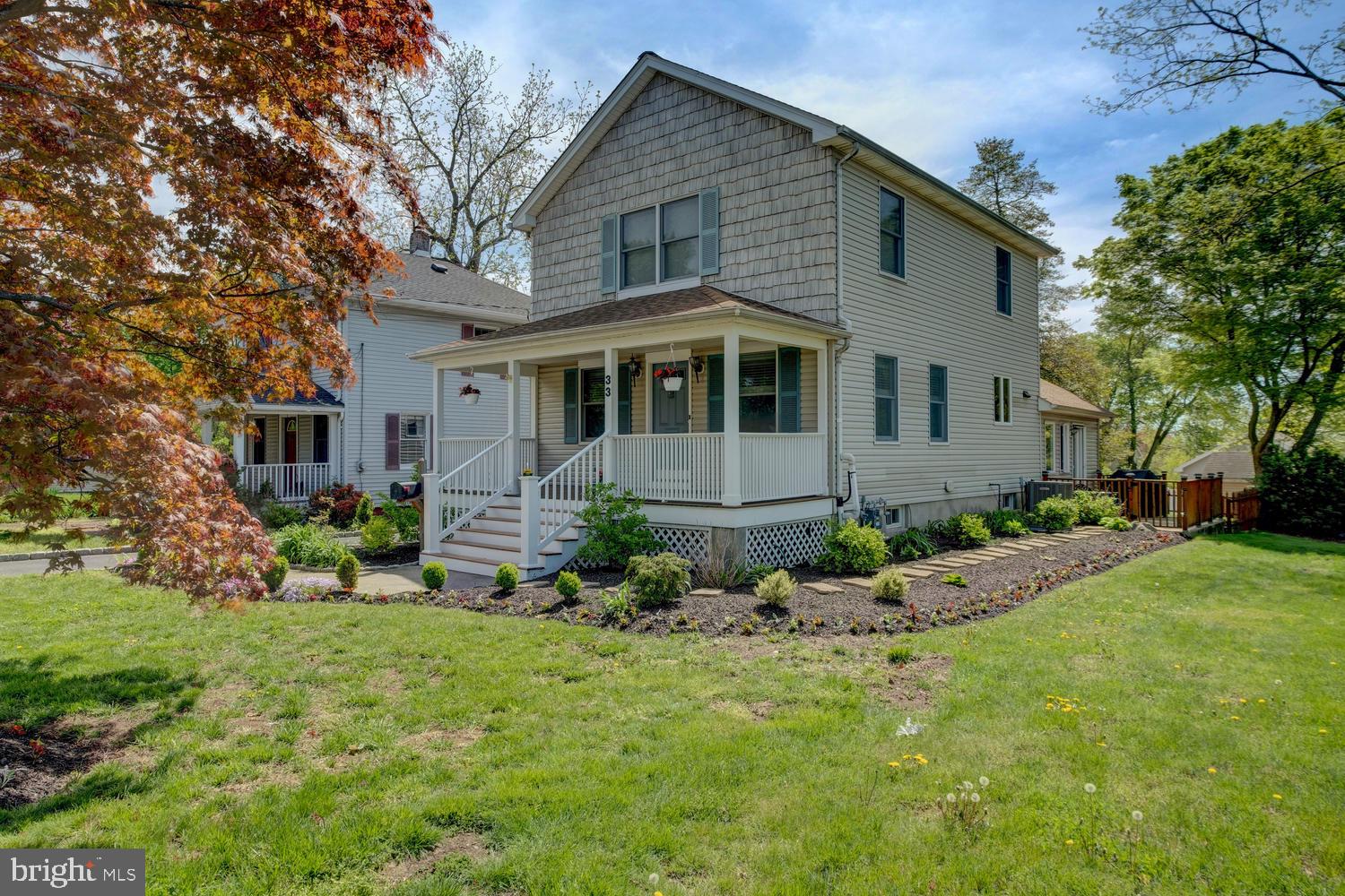 33 Chapel Hill Road Red Bank, NJ 07701 - Photo 3 of 39