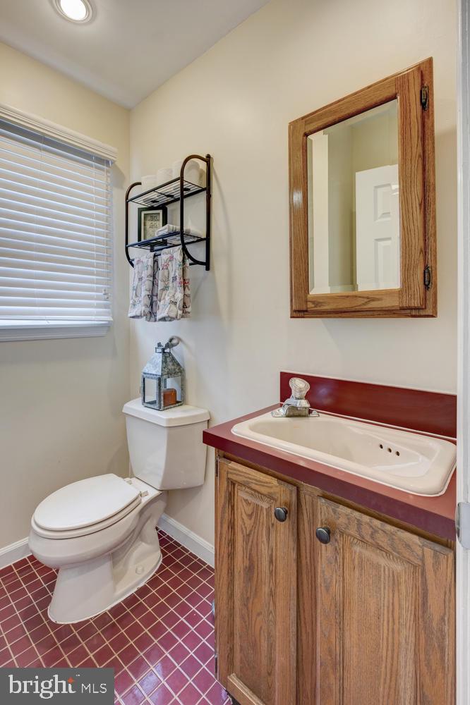33 Chapel Hill Road Red Bank, NJ 07701 - Photo 29 of 39