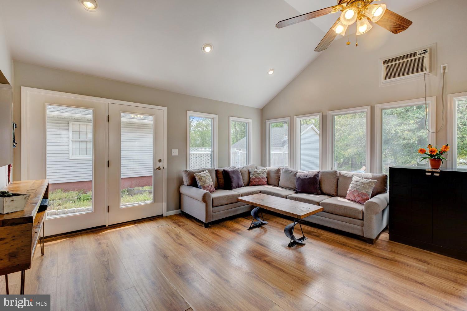 33 Chapel Hill Road Red Bank, NJ 07701 - Photo 5 of 39