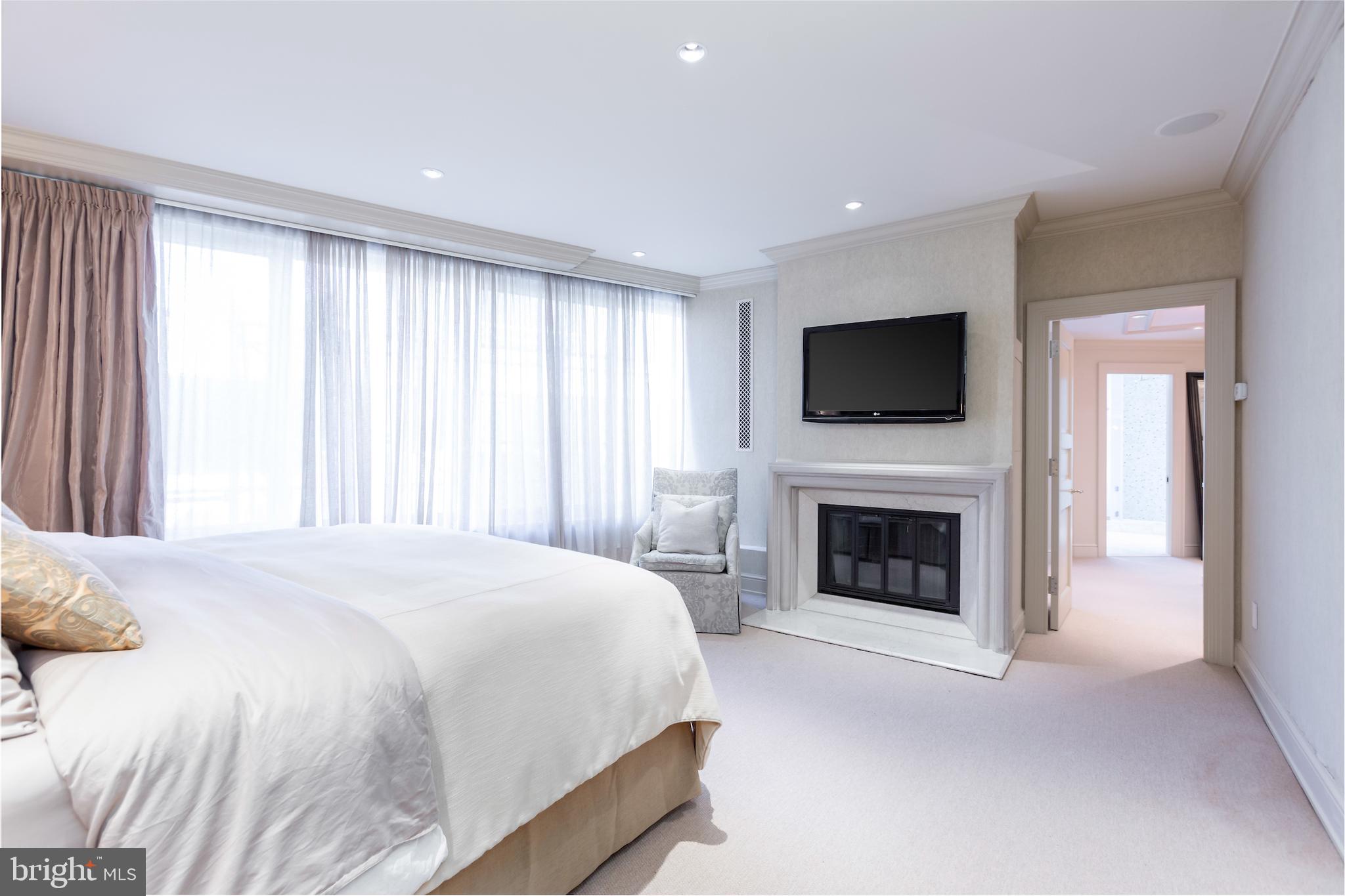 3030 K Street Northwest, Unit PH212 Washington, DC 20007 - Photo 19 of 30