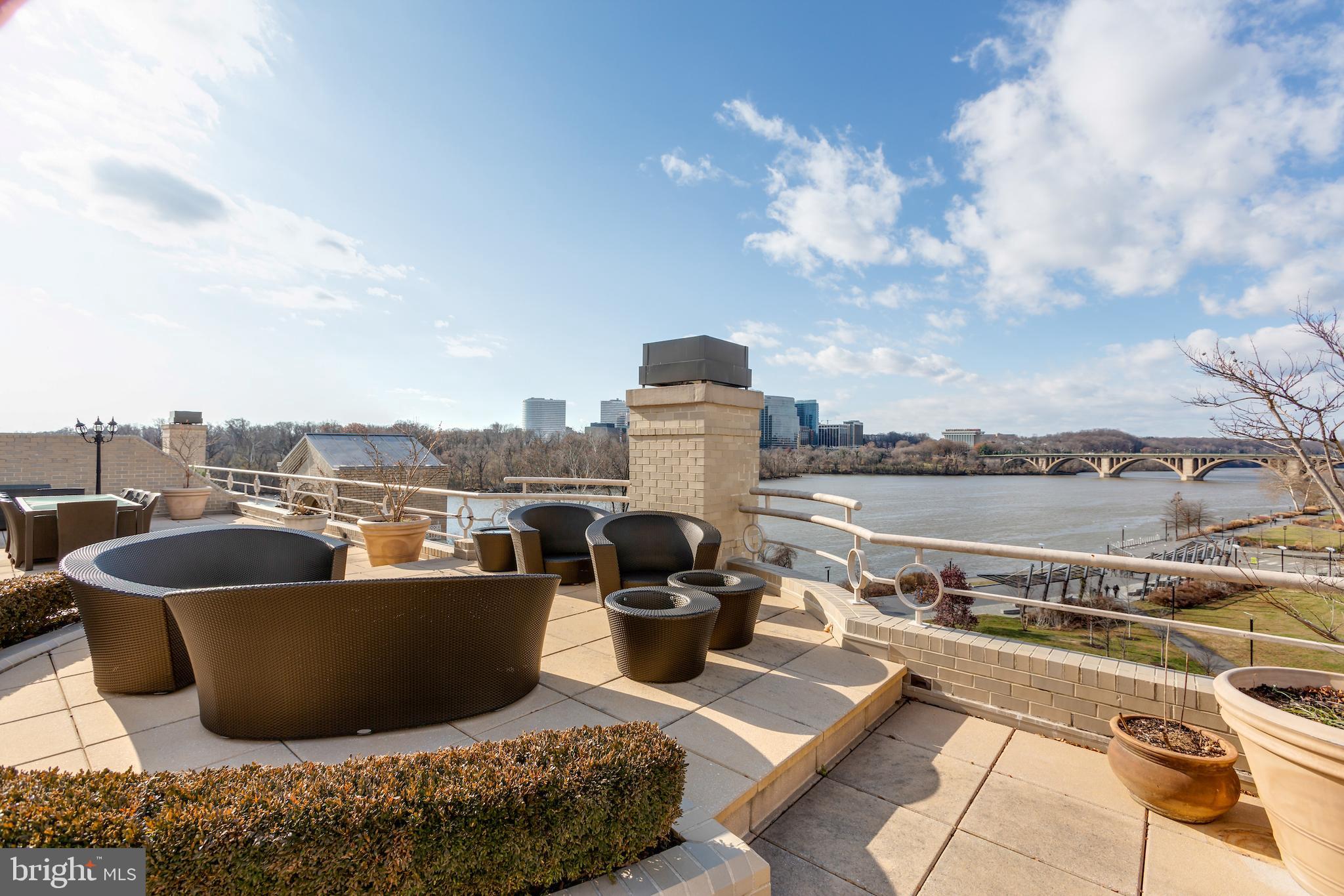 3030 K Street Northwest, Unit PH212 Washington, DC 20007 - Photo 3 of 30