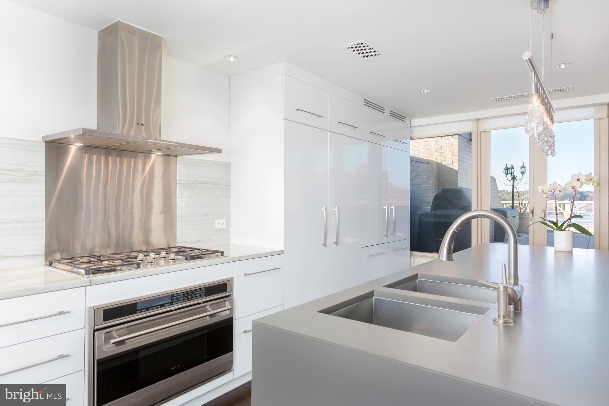 3030 K Street Northwest, Unit PH212 Washington, DC 20007 - Photo 8 of 30