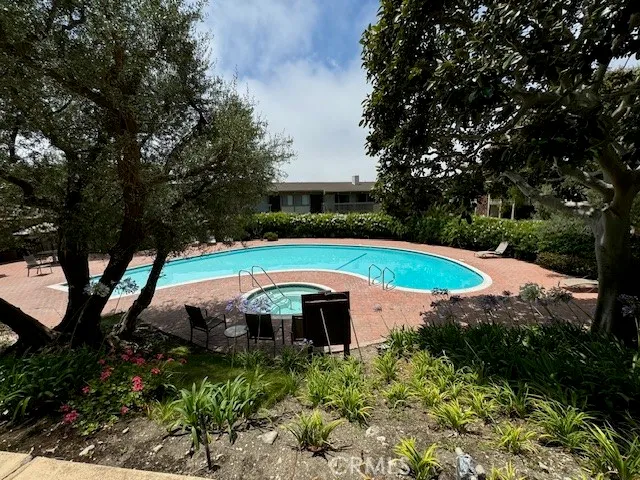 $599,995 | 6542 Ocean Crest Drive, Unit B114, Rancho Palos Verdes, CA 90275