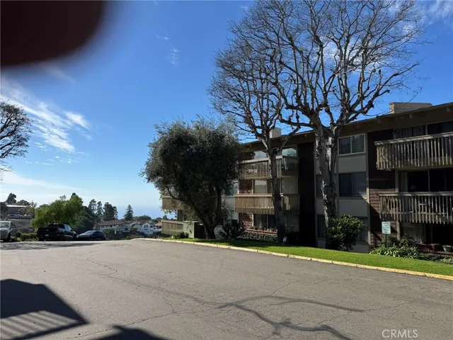 $599,995 | 6542 Ocean Crest Drive, Unit B114, Rancho Palos Verdes, CA 90275
