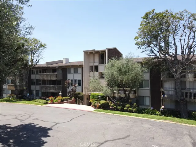 $599,995 | 6542 Ocean Crest Drive, Unit B114, Rancho Palos Verdes, CA 90275