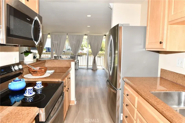 $599,995 | 6542 Ocean Crest Drive, Unit B114, Rancho Palos Verdes, CA 90275