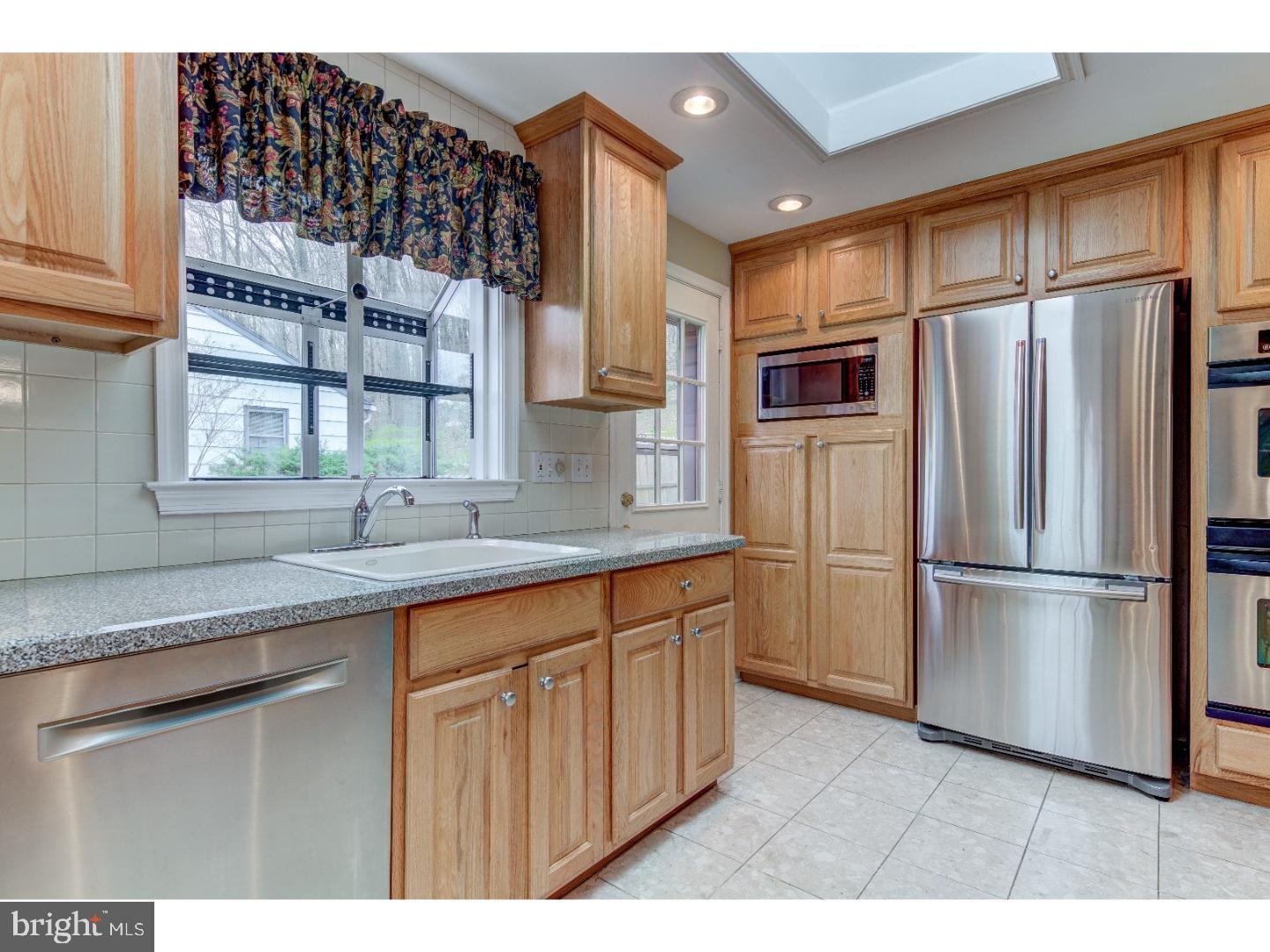 221 Arden Road Conshohocken, PA 19428 - Photo 9 of 25 Gallery Image 9