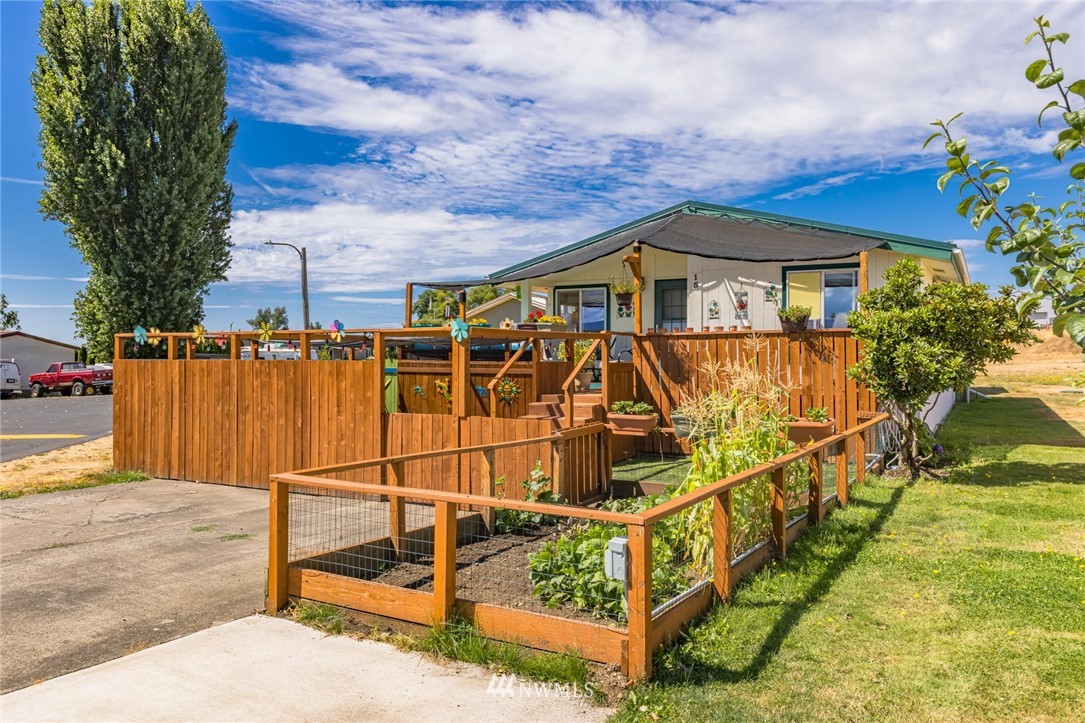 1245 Bradley Road, Unit 15 Lynden, WA 98264 - Photo 3 of 32 Gallery Image 3