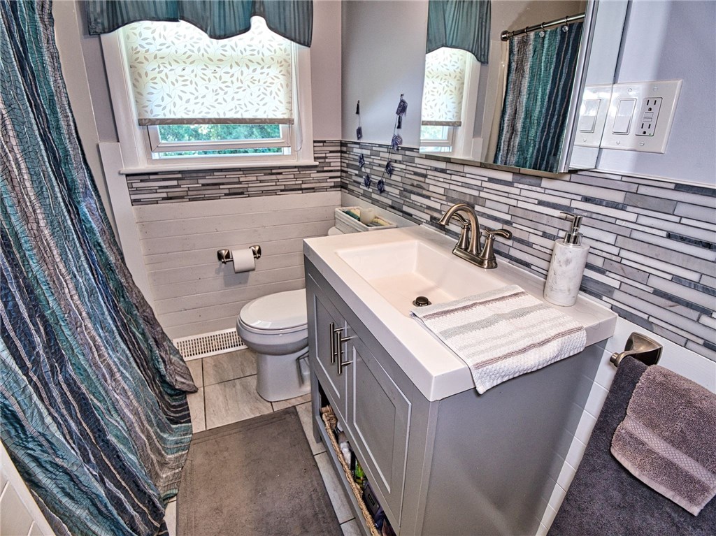 6 Violet Court Bristol, RI 02809 - Photo 12 of 39