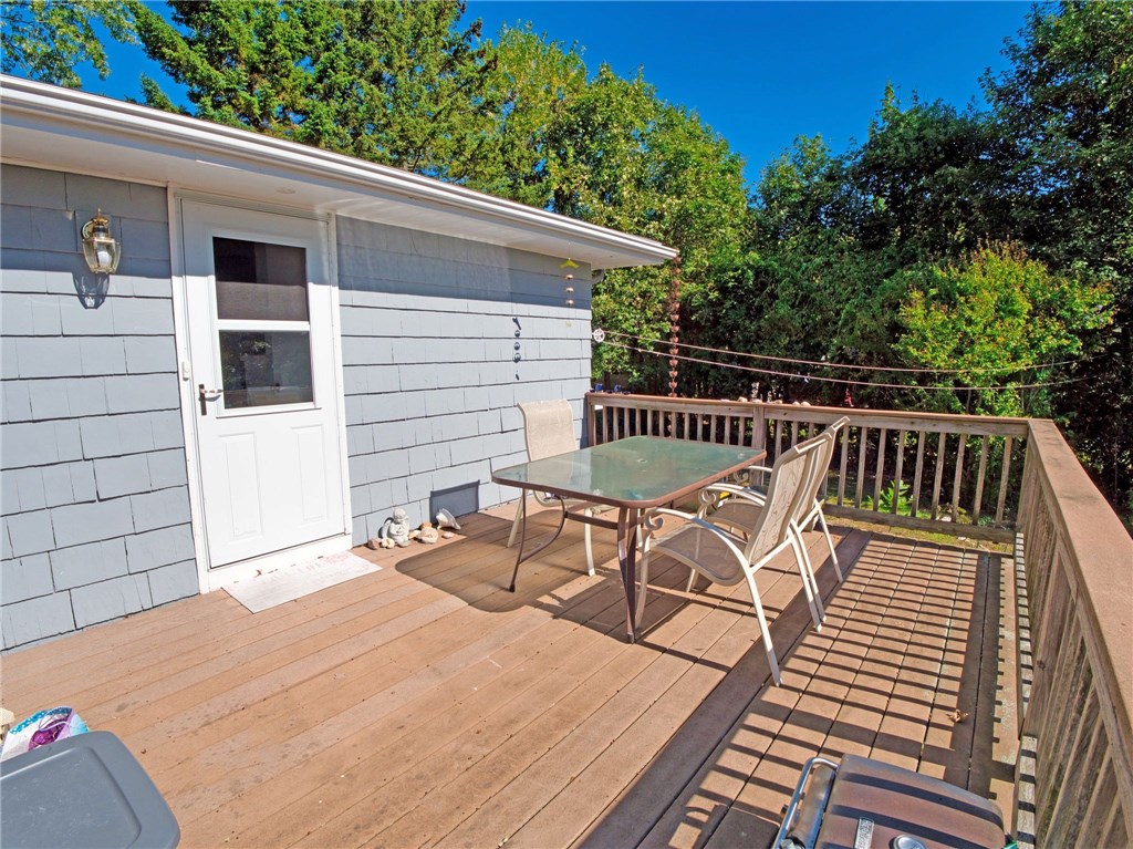 6 Violet Court Bristol, RI 02809 - Photo 19 of 39