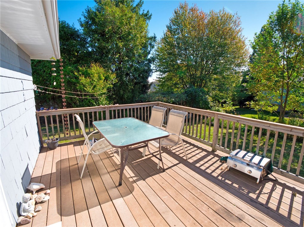 6 Violet Court Bristol, RI 02809 - Photo 20 of 39