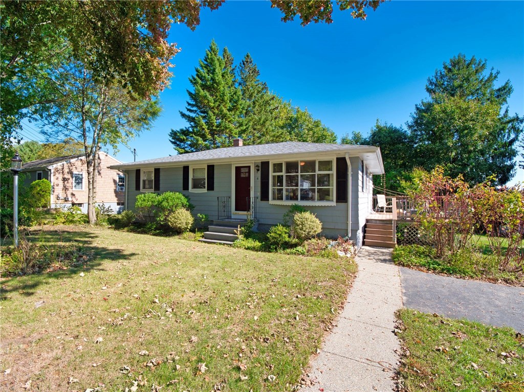 6 Violet Court Bristol, RI 02809 - Photo 2 of 39