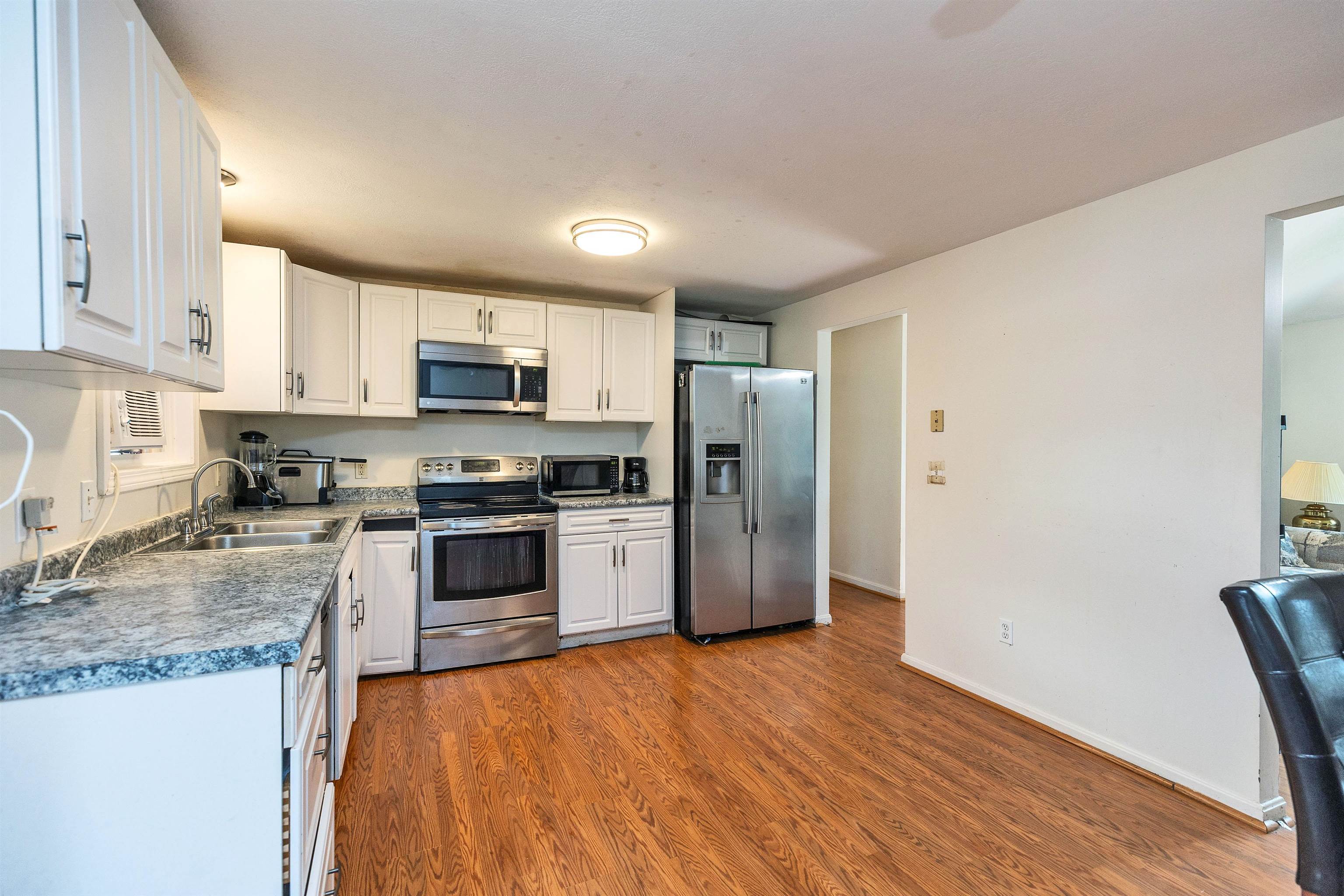 52 Pullman Street Manchester, NH 03103 - Photo 8 of 45 Gallery Image 8