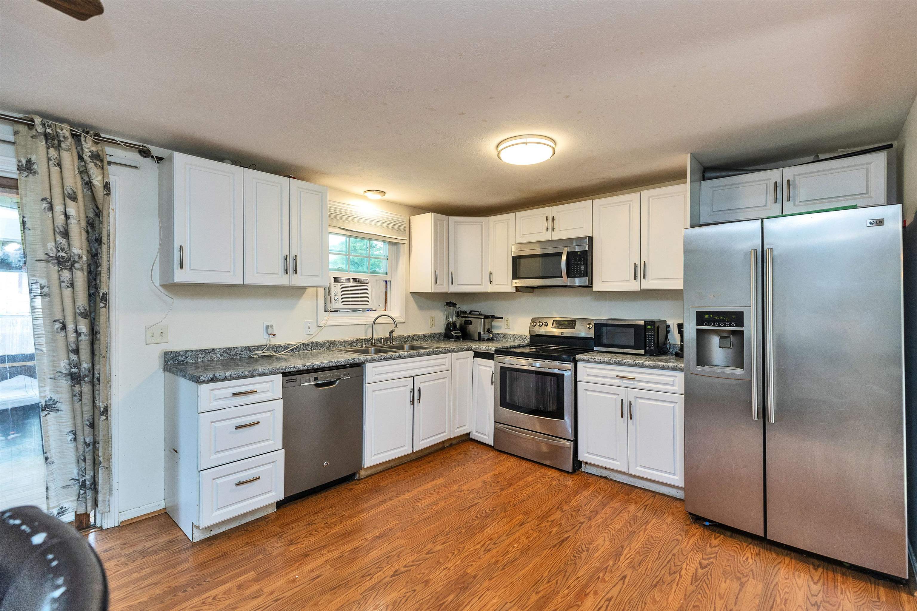 52 Pullman Street Manchester, NH 03103 - Photo 10 of 45 Gallery Image 10