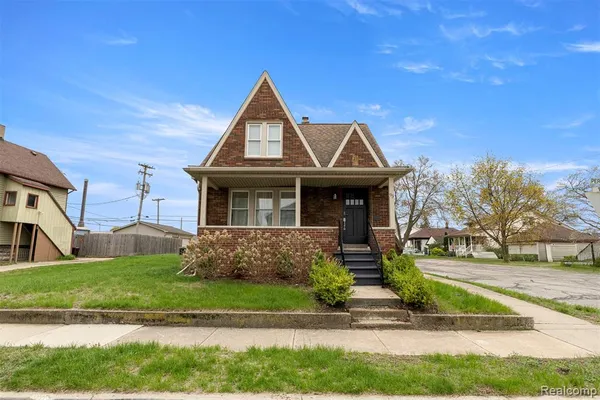 $219,900 | 93 Perry Place, Wyandotte, MI 48192