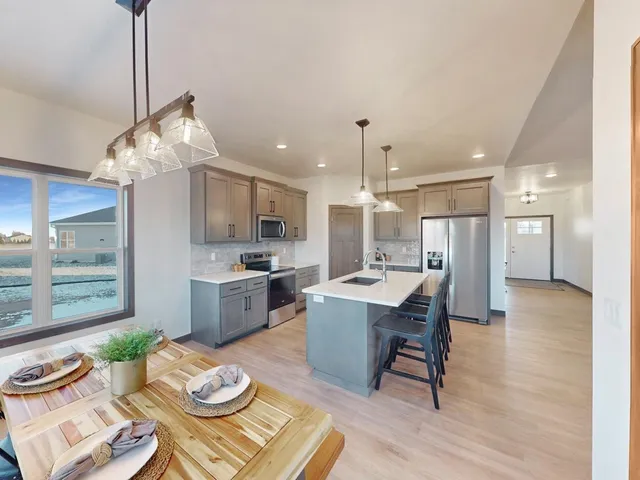 $395,900 | 418 Toms Way, Luxemburg, WI 54217