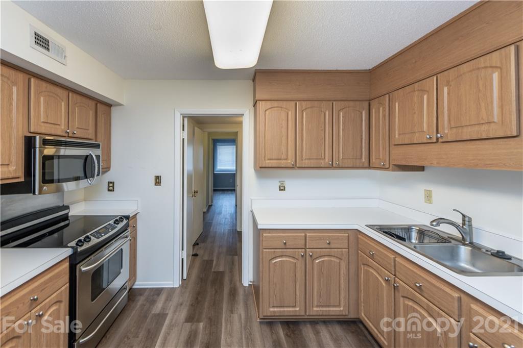 6712 Thermal Road Charlotte, NC 28211 - Photo 16 of 34 Gallery Image 16