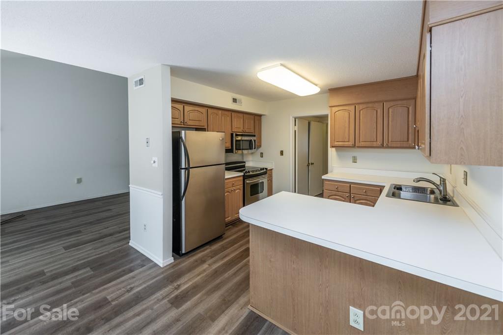 6712 Thermal Road Charlotte, NC 28211 - Photo 17 of 34 Gallery Image 17