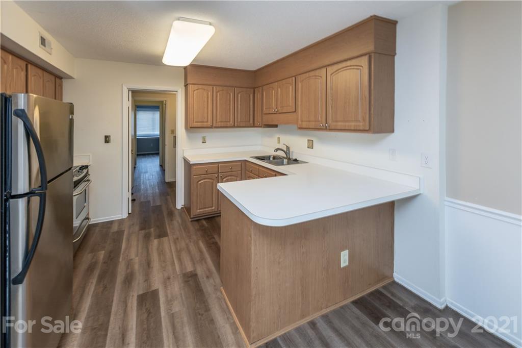 6712 Thermal Road Charlotte, NC 28211 - Photo 18 of 34 Gallery Image 18