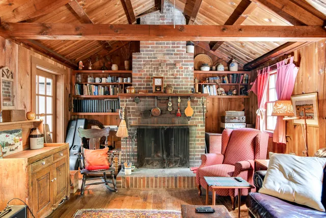 $1,100,000 | 46 Kensington Road, Hampton Falls, NH 03844