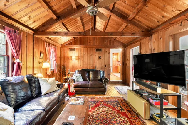 $1,100,000 | 46 Kensington Road, Hampton Falls, NH 03844