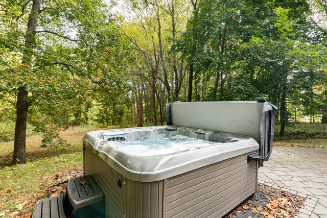 $1,100,000 | 46 Kensington Road, Hampton Falls, NH 03844