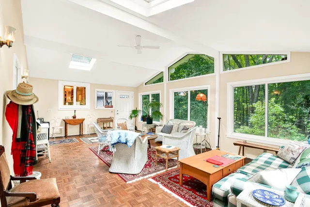 $1,100,000 | 46 Kensington Road, Hampton Falls, NH 03844