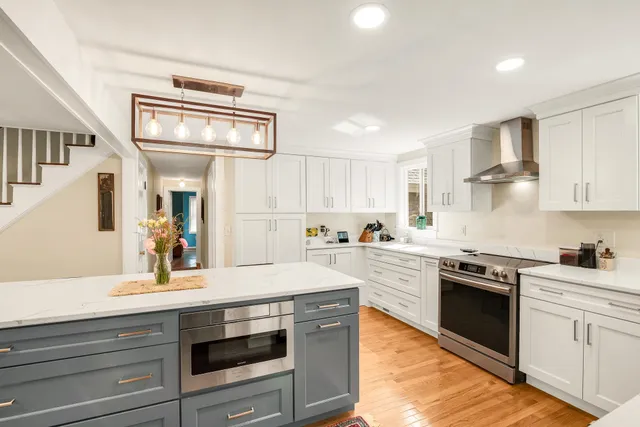 $1,100,000 | 46 Kensington Road, Hampton Falls, NH 03844