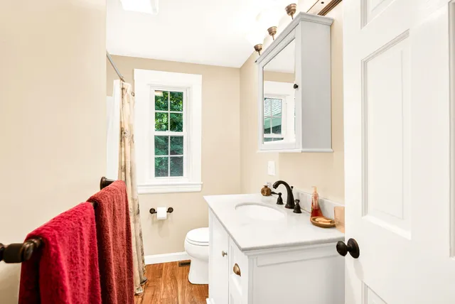 $1,100,000 | 46 Kensington Road, Hampton Falls, NH 03844