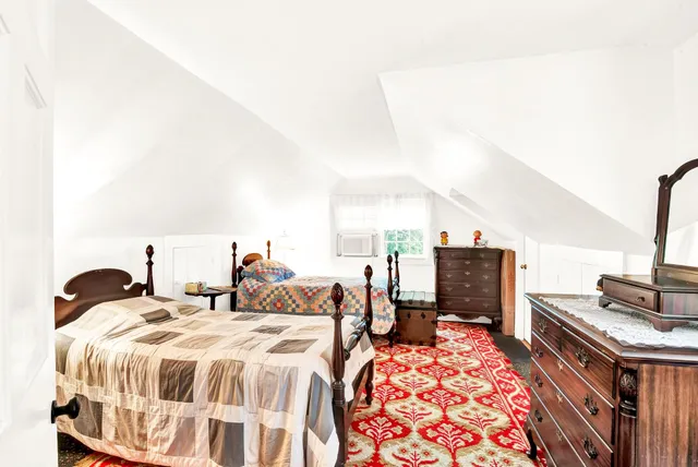 $1,100,000 | 46 Kensington Road, Hampton Falls, NH 03844