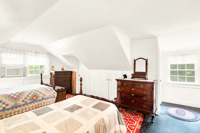 $1,100,000 | 46 Kensington Road, Hampton Falls, NH 03844