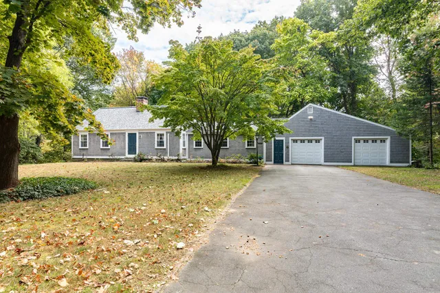 $1,100,000 | 46 Kensington Road, Hampton Falls, NH 03844