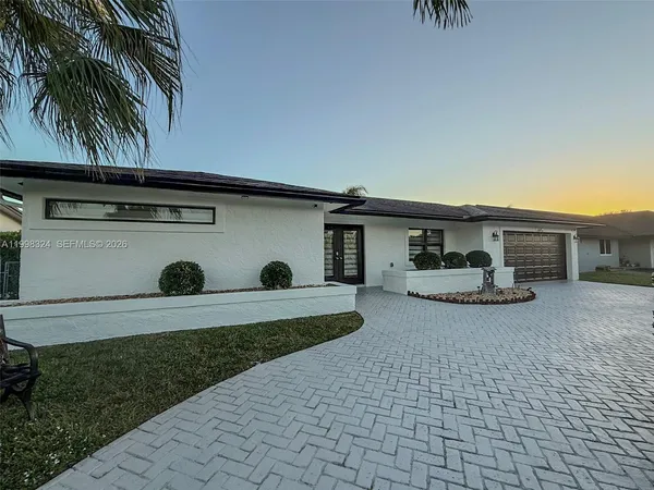 $4,250 | 11820 Northwest 23rd Street, Pembroke Pines, FL 33026