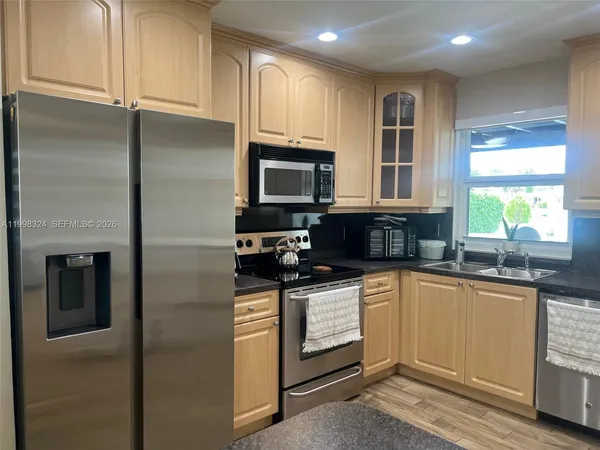 $4,250 | 11820 Northwest 23rd Street, Pembroke Pines, FL 33026