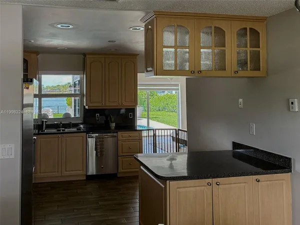 $4,250 | 11820 Northwest 23rd Street, Pembroke Pines, FL 33026