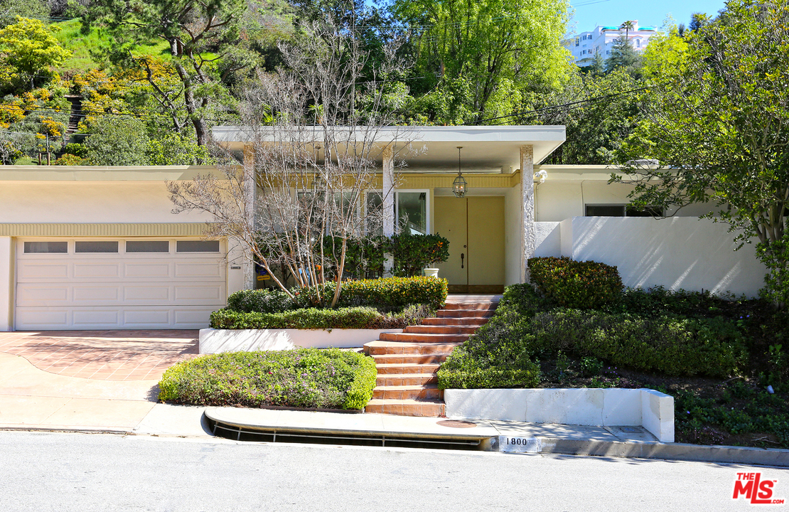 1800 Roscomare Road Los Angeles, CA 90077 - Photo 1 of 34