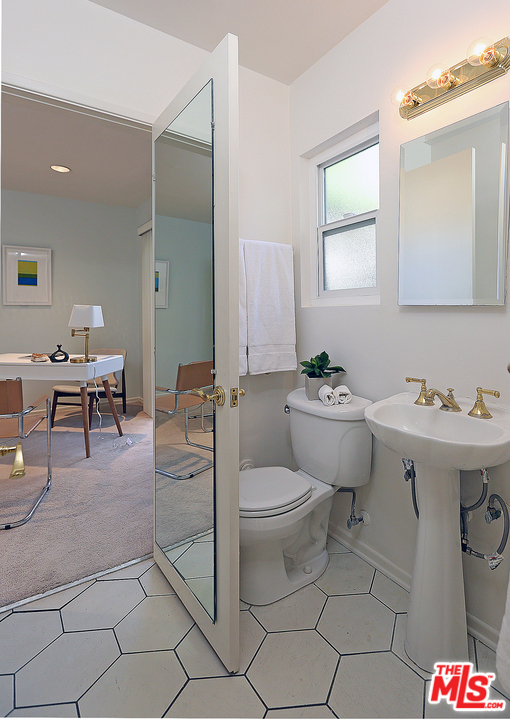 1800 Roscomare Road Los Angeles, CA 90077 - Photo 23 of 34